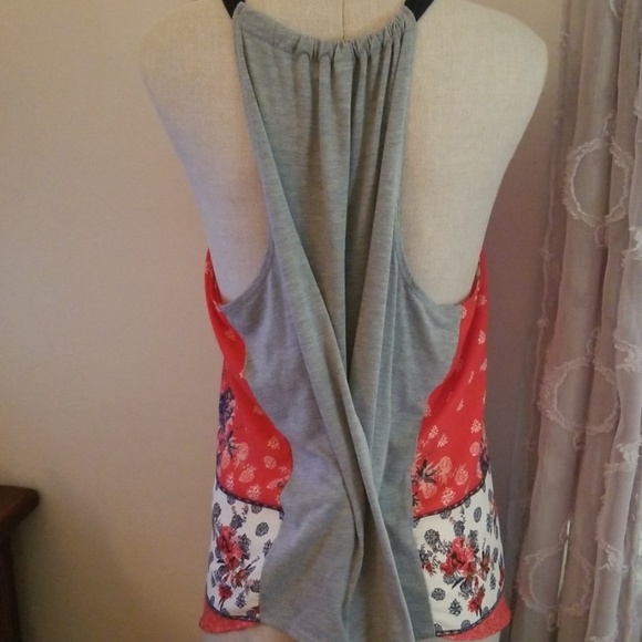 V neck strappy swing tank top - Picture 4 of 5